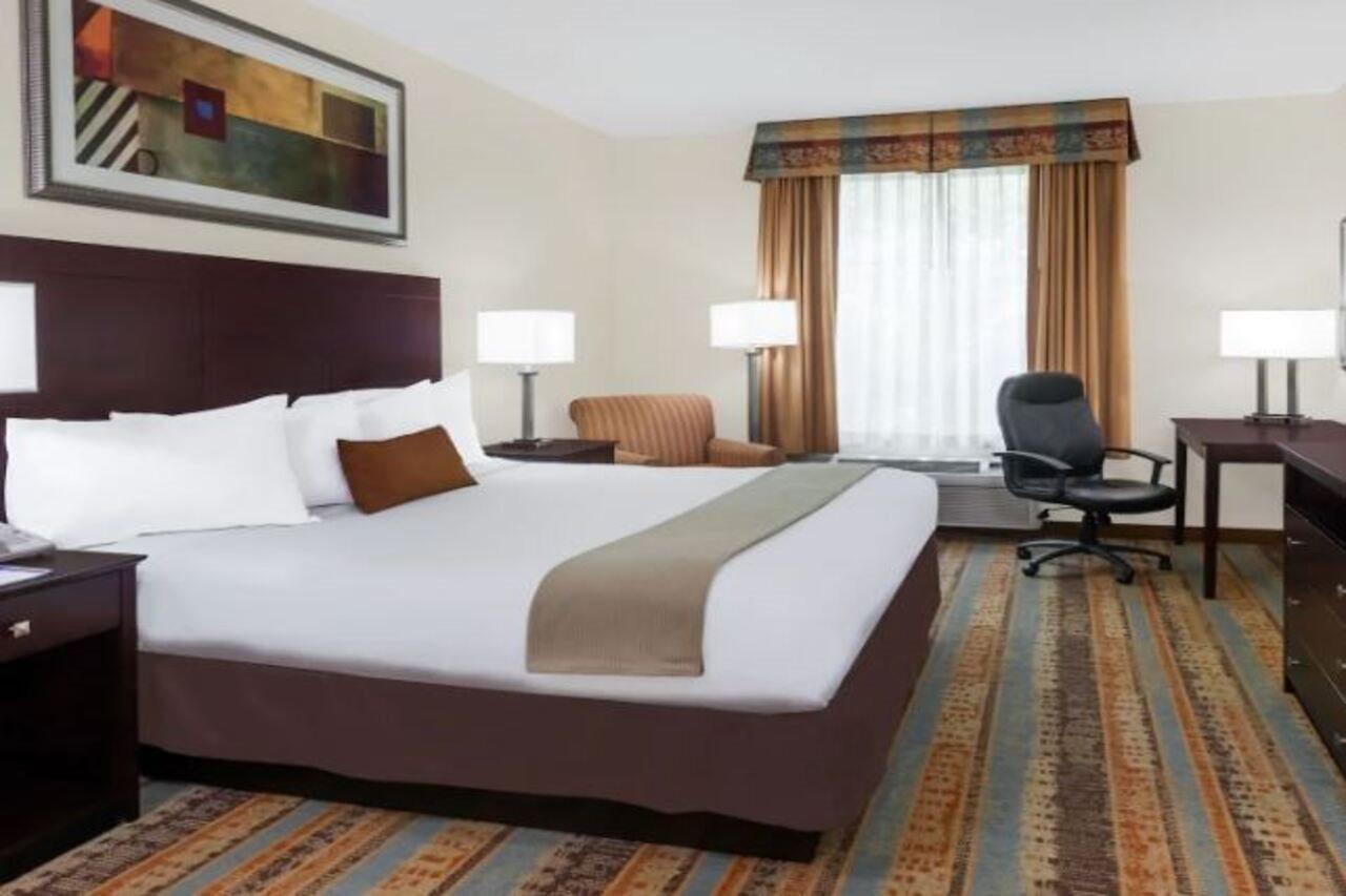 Baymont By Wyndham Hotel